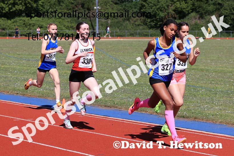 Girls under-15s 800 metres, 2025 North Eastern Track and Field Champs., Shildon, County Durham. Photo: David T. Hewitson/Sports for All Pics